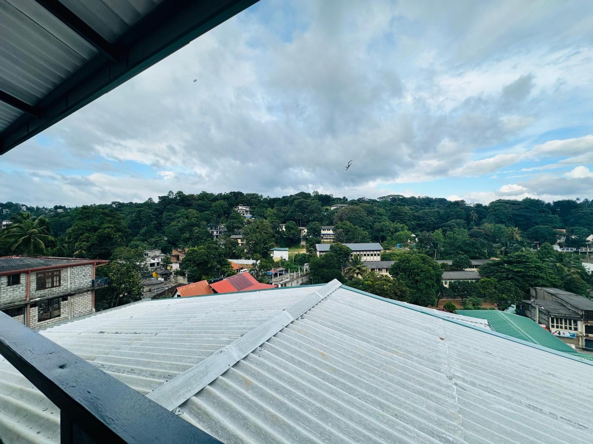 The Sky Tents Kandy Exterior photo